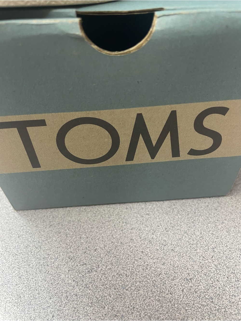 Casual ladies Tom’s shoes new in box Light Gray Canvas Sneakers - Picture 6 of 6